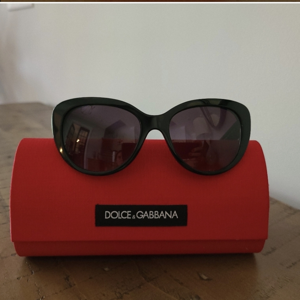 SOLD Dolce & Gabbana Black Oversized Cat Eye Sunglasses DG 4189 Retro Celebrity - Picture 6 of 13